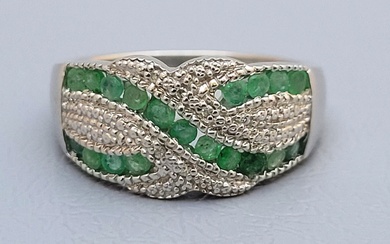 Sterling Silver Ring Set with Natural Emeralds