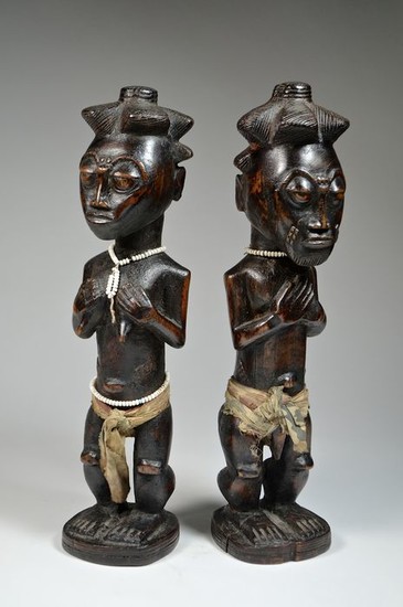 Superb pair of figures - Wood, Textile - ATTIE (AKYE) - Ivory Coast