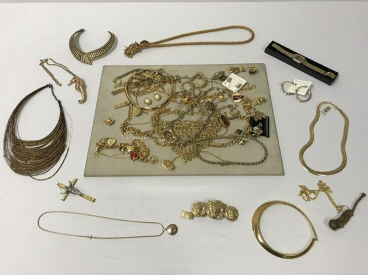 TRAY LOT ASSORTED LADIES COSTUME JEWELRY