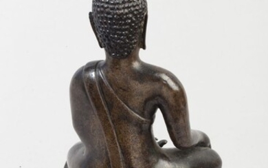 Thaïlande, Xxe siècle. Deux Bouddha en bronze... - Lot 19 - Gros & Delettrez