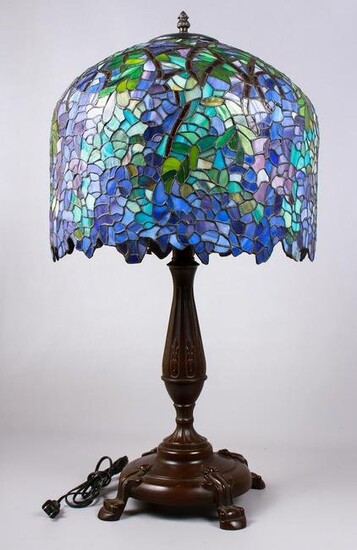 Tiffany Style Stained Glass Wisteria Table Lamp