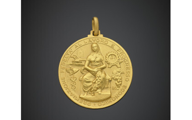 Trade , Industry and Agricultural Chamber yellow gold medal, g 14.90.Read more