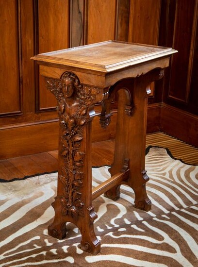 Travail Art Nouveau Table d'appoint rectangulaire...