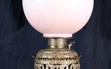 Vict. brass and alabaster banquet lamp