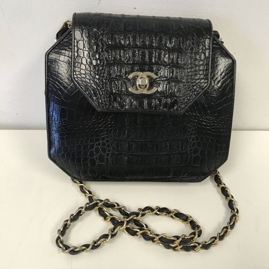 Vintage Chanel Black Leather Purse/Handbag