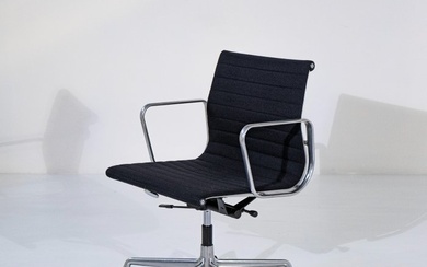Vitra - Charles Eames, Ray Eames - Office chair - EA 117 - Steel, Textiles