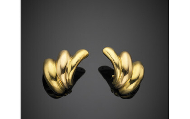Yellow gold ribbed earrings, g 12.05. (slight defects)Read more