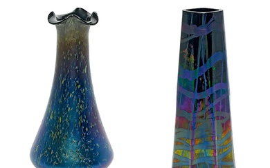 Zwei Vasen. Kosten bei Teplitz, Glasfabrik Elisabeth, einmal Pallme-König & Habe | Dunkelviolettes Glas, perlmuttfarben irisiert.