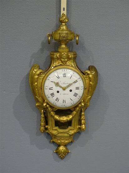 (-), verguld bronzen Louis XVI pendule met emaille...