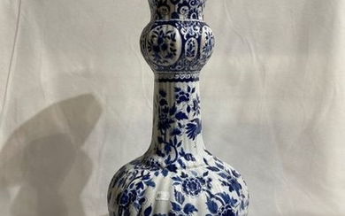 1 19th C. horny vase in DELFT earthenware,...