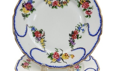 12 Paris Porcelain Dinner Plates Sevres Style Feuille de Choux, circa 1920