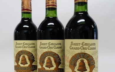 12 bouteilles CHÂTEAU ANGELUS 1982 1er GCC (B) Saint Emilion (base goulot