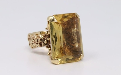 14Kt Yellow Gold Vintage Citrine Ring.