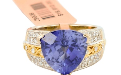 18K Yellow Gold Diamonds and Blue Tanzanite Ring