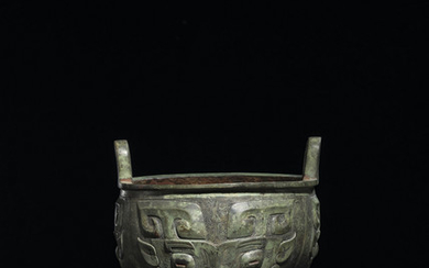 A BRONZE RITUAL TRIPOD FOOD VESSEL, DING, LATE SHANG DYNASTY, 12TH-11TH CENTURY BC
