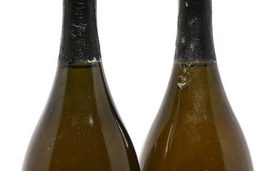 2 bts. Champagne Dom Pérignon, Moët et Chandon 1996 A (hf/in). Oc.