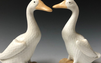 A PAIR OF CHINESE ANTIQUE WHITE PORCELAIN DUCK