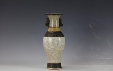 A Chinese Ge-type Doubled Handled Porcelain Vase