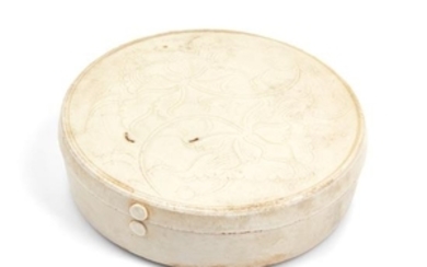 A Dingyao White Glazed Porcelain Covered Box