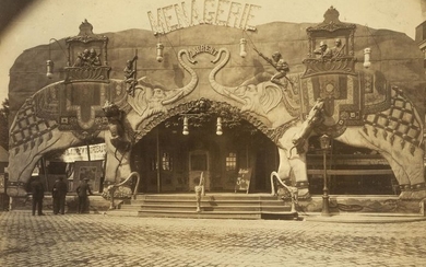 EUGÈNE ATGET (1857–1927) Ménagerie, Paris c. 1920