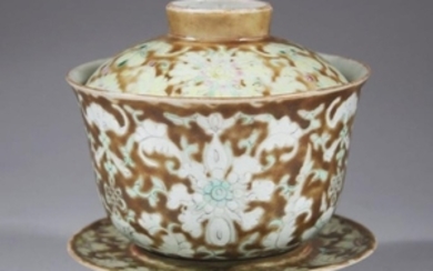A GOOD 19TH CENTURY CHINESE BISCUIT GROUND ENAMEL TEA