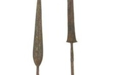2 spears for hunting elephants, origin Pygmee