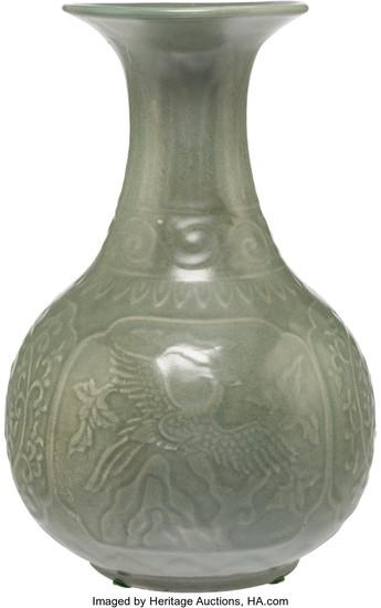 21302: A Chinese Celadon Porcelain Yuhuchunping Vase, l