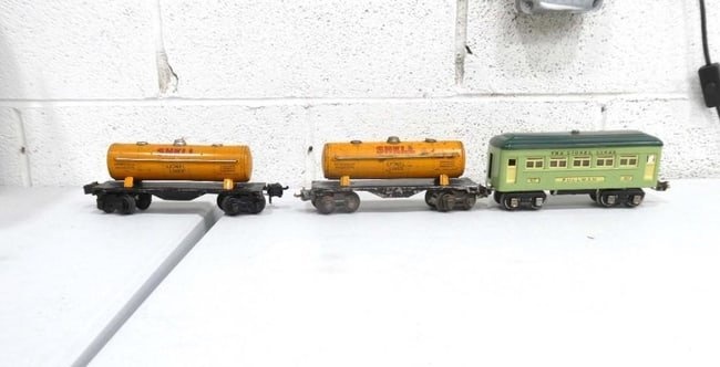 3 Model Train Cars incl 2 Shell Cars and 1 Pullman