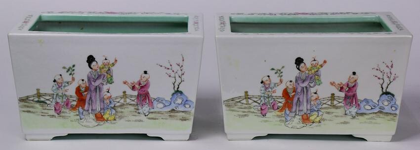 (Lot of 2) A pair of Chinese Famille-rose Square