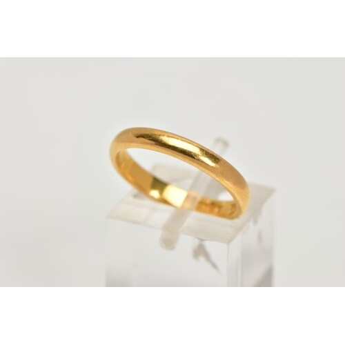 A 22CT GOLD WEDDING BAND, of a plain polished design, hallma...
