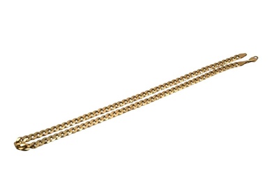 A 9CT GOLD FLAT CURB LINK CHAIN. (length 46.5cm,...