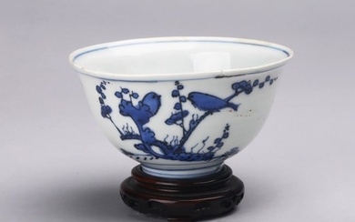 A CHINESE BLUE AND WHITE 'BIRDS' BOWL