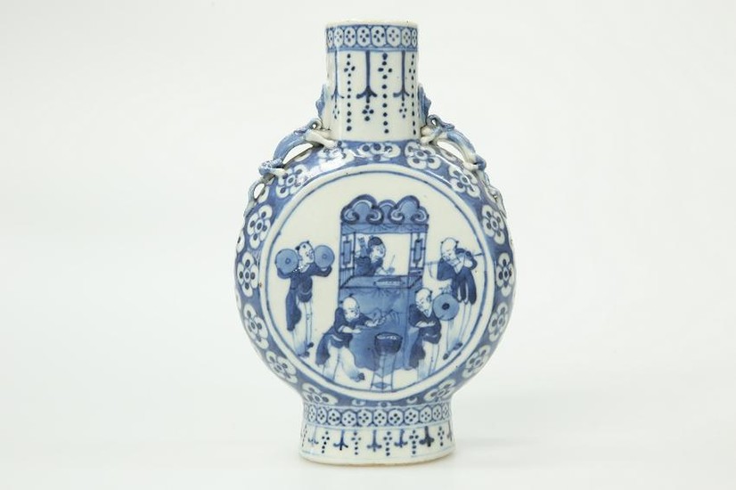 A CHINESE BLUE AND WHITE PORCELAIN MOON FLASK, 19TH