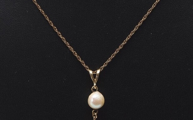 A CULTURED PEARL AND PINK TOURMALINE PENDANT, TO A FINE TRACE CHAIN ( 50MM) IN 9CT GOLD