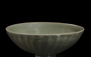 A Chinese Longquan celadon petal-carved "Lotus" bowl 龙泉窑刻划花碗 Southern Song/Yuan Dynasty 南宋或元