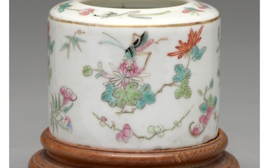 A Chinese famille rose brush washer, 19th / 20th c, enamelle...