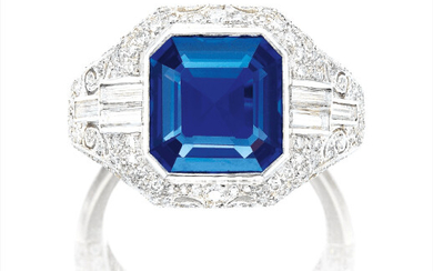 A Colour-changing Sapphire and Diamond Ring, 5.33克拉「馬達加斯加」天然變色藍寶石 配 鑽石戒指, 藍寶石未經加熱處理5.33克拉「馬達加斯加」天然變色藍寶石 配 鑽石戒指, 藍寶石未經加熱處理