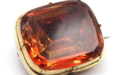 A Georgian foil backed rock crystal brooch