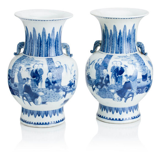 A PAIR OF CHINESE PORCELAIN BLUE AND WHITE VASES