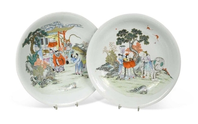 A Pair of Chinese porcelain large famille rose dishes, Qing Dynasty, Guangxu (1875-1908)