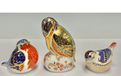 A Royal Crown Derby paperweight, Goldfinch, gold stopper, 6....