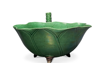 A SMALL GREEN AND AUBERGINE-GLAZED `LOTUS LEAF' CUP CHINA, KANGXI PERIOD (1662-1722)