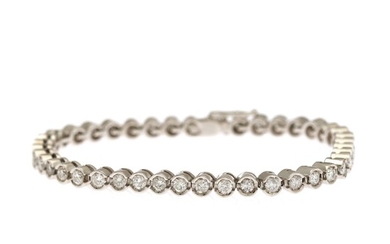 A diamond bracelet set with numerous brilliant-cut diamonds totalling app. 2.85 ct. L. 16.7 cm.