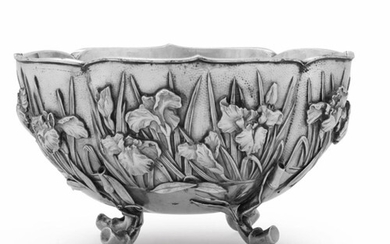 A large stunning solid silver Japanese bowl C1900, Lobed ov...
