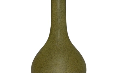 A teadust-glazed pear-shaped vase, Seal mark and period of Qianlong | 清乾隆 茶葉末釉長頸瓶 《大清乾隆年製》款