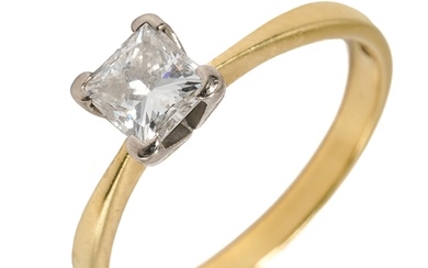 An 18ct yellow gold and diamond solitaire ring, set with a p...