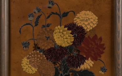 André Ducaroy (1899-1972) « Bouquet de chrysanthèmes » Panneau en laque polychrome. Petits éclats et...
