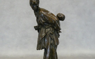 Angiolo VANNETTI (1881-1962) : Young Indochinese girl carrying her child...