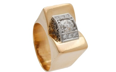 BAGUE, or 18K/or blanc, diamant taille ancienne env. 0,85 ct, env. TCa(K)/SI2, 6 diamants taille...
