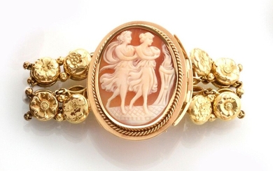 BRACELET in yellow gold 750 thousandths with flower motifs decorated with a cameo presenting two women standing in profile Dimensions : Gross weight: 50.39 g A yellow gold cameo bracelet